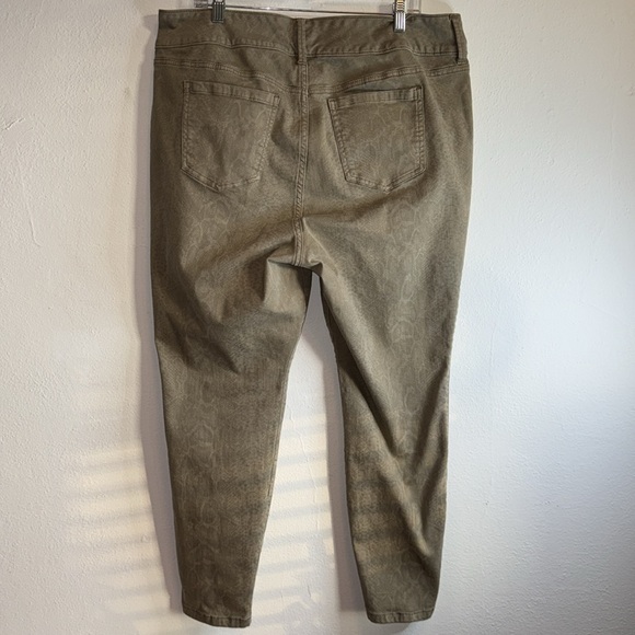 Torrid Jeggins High Rise Python Print Pants - Picture 9 of 13